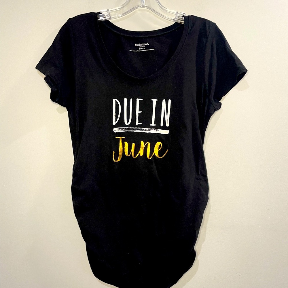 Motherhood Maternity Due in June black tee Sz S